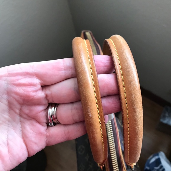 Louis Vuitton authentic handbag - Picture 2 of 7